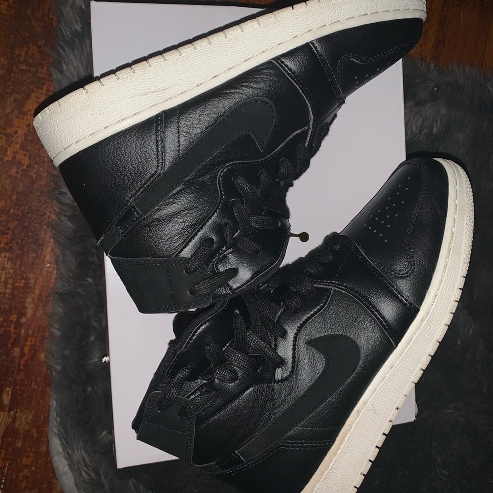 Jordan 1 rebel XX